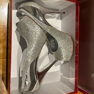 Guess Heels 7.5